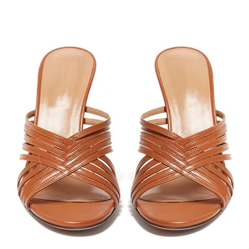 Летние сандалии известного бренда, дизайнерские тапочки с узкой лентой, однотонные туфли на высоком тонком каблуке для отдыха, Лаконичная обувь для женщин, серебристо-коричневые туфли-лодочки
