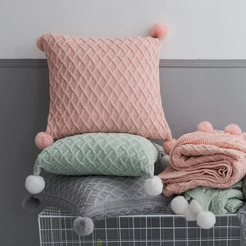 Вязаный чехол для подушки, однотонная серая розово-зеленая наволочка с шариками-помпонами 45 * 45 см, мягкая для дивана, домашняя декоративная наволочка